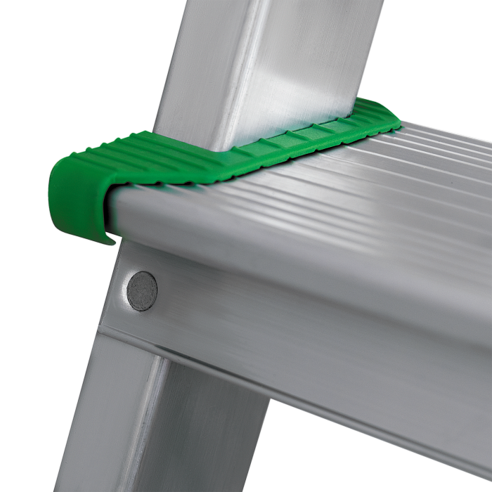 Рифлённые ступени на самопробивных промышленных заклепках